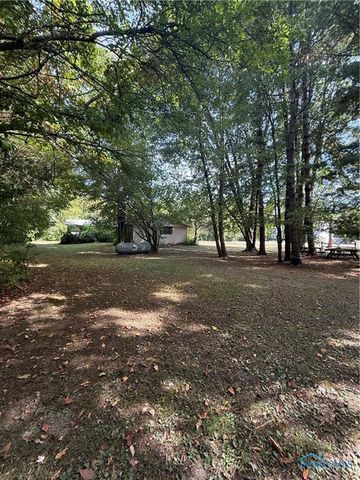 9800 Salisbury Road, Monclova, OH 43542