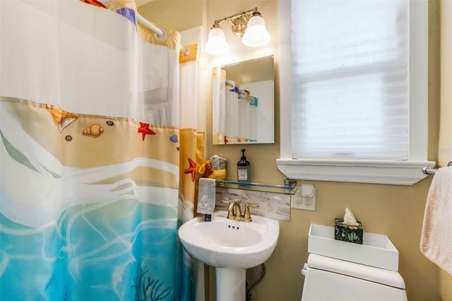 1608, 1610, 1612 11TH STREET W, Bradenton, FL 34205
