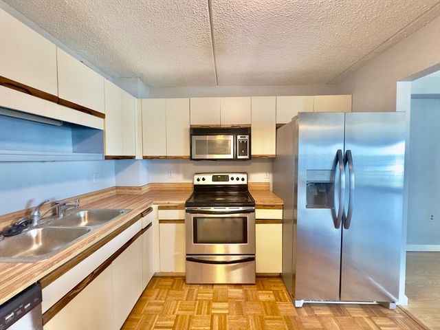 200 Cove Way 304, Quincy, MA 02169