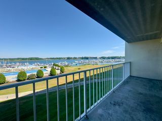 200 Cove Way 304, Quincy, MA 02169