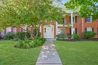 520 Shorely Drive 203, Barrington, IL 60010