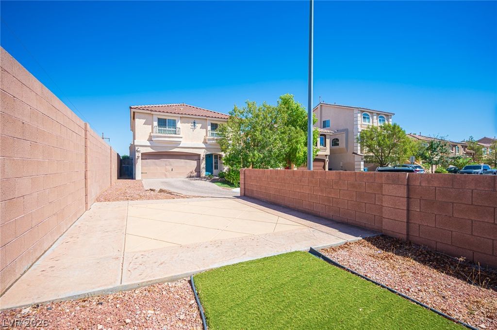 9912 Mills Reef Court, Las Vegas, NV 89141 — photo 2