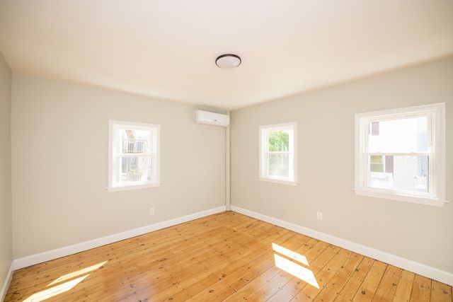 5 S Harlem St 1, Worcester, MA 01610