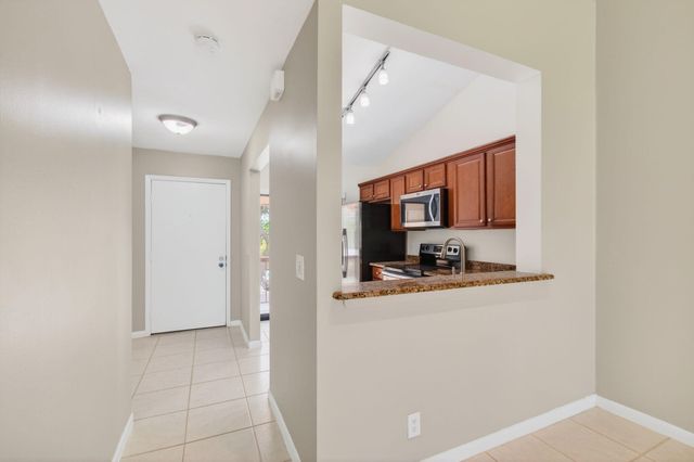 3939 NE 5th Avenue B201, Boca Raton, FL 33431