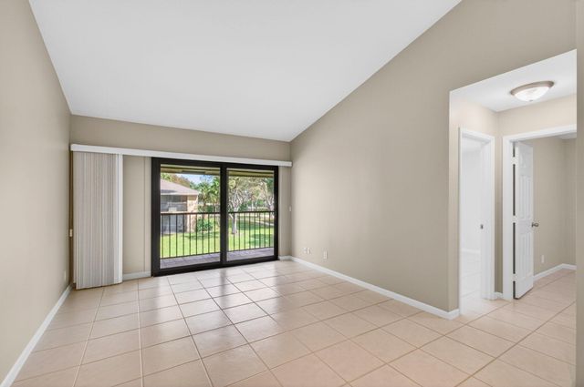 3939 NE 5th Avenue B201, Boca Raton, FL 33431