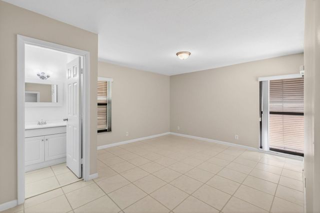 3939 NE 5th Avenue B201, Boca Raton, FL 33431