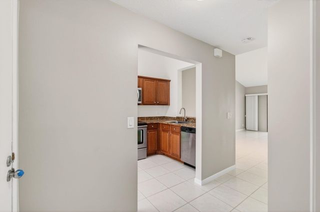 3939 NE 5th Avenue B201, Boca Raton, FL 33431