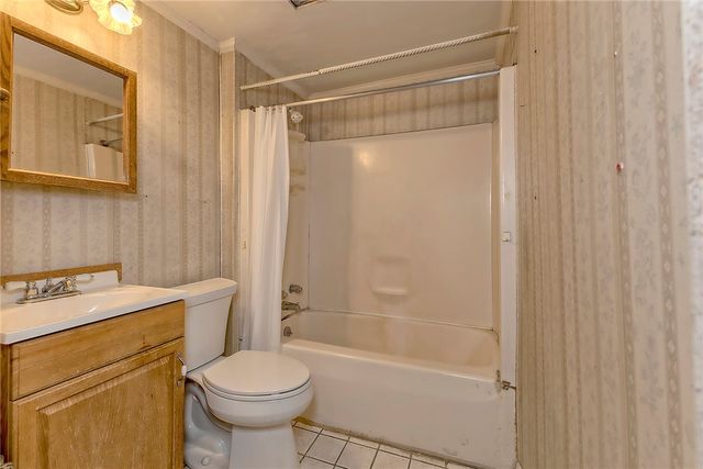 229 S 5th St, Youngwood, PA 15697