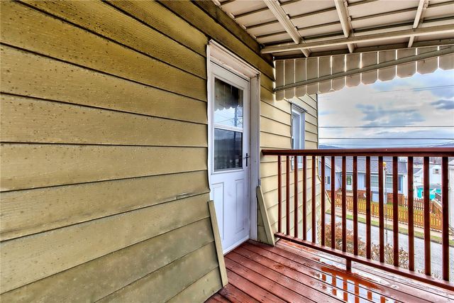 229 S 5th St, Youngwood, PA 15697