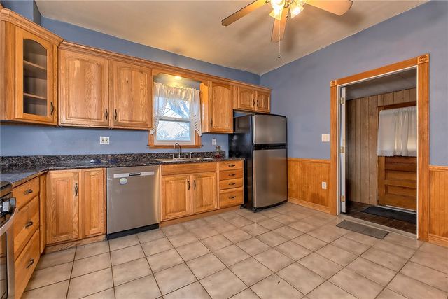 229 S 5th St, Youngwood, PA 15697