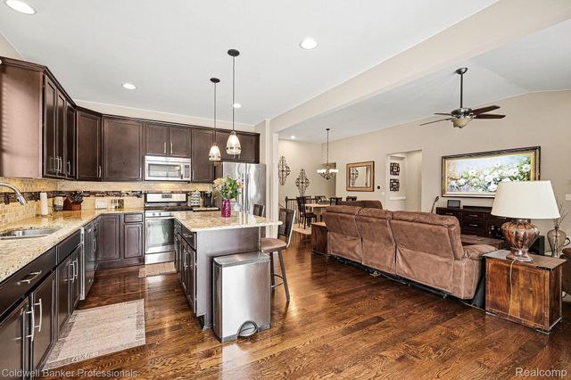 49579 Lakewood Street, Macomb Township, MI 48042