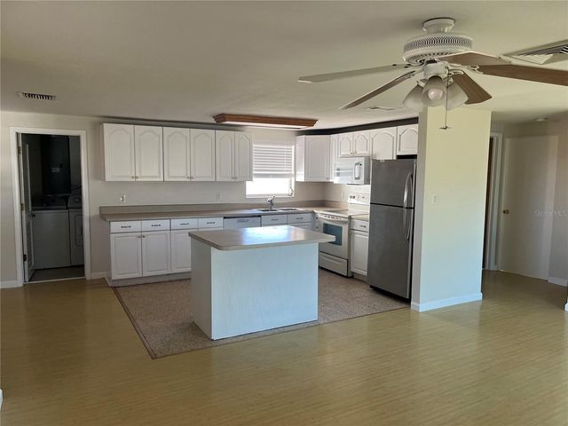 142 SANDHURST DRIVE, Venice, FL 34293