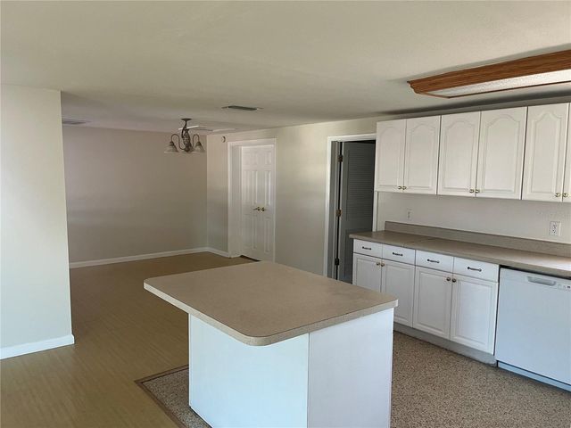 142 SANDHURST DRIVE, Venice, FL 34293