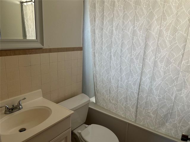 142 SANDHURST DRIVE, Venice, FL 34293