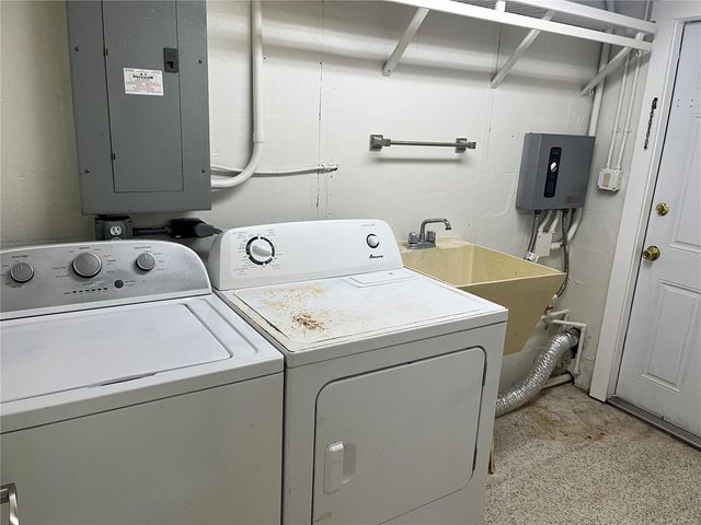 142 SANDHURST DRIVE, Venice, FL 34293