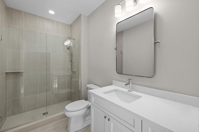 485 Blue Hills Parkway 6, Milton, MA 02186