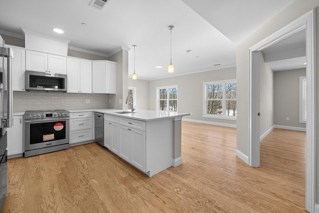 485 Blue Hills Parkway 6, Milton, MA 02186