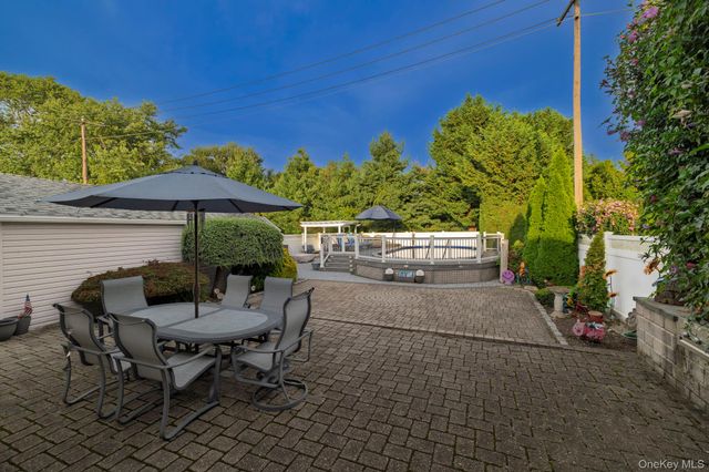 2569 Wantagh Avenue, Wantagh, NY 11793