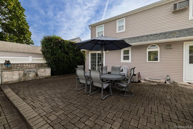 2569 Wantagh Avenue, Wantagh, NY 11793