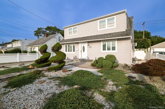 2569 Wantagh Avenue, Wantagh, NY 11793