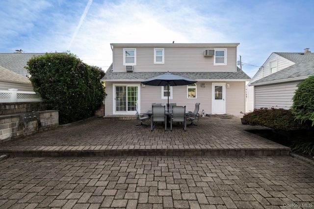 2569 Wantagh Avenue, Wantagh, NY 11793