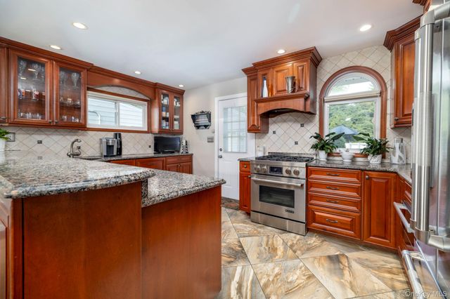 2569 Wantagh Avenue, Wantagh, NY 11793