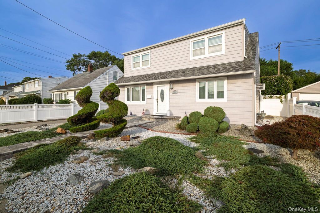 2569 Wantagh Avenue, Wantagh, NY 11793 — photo 4