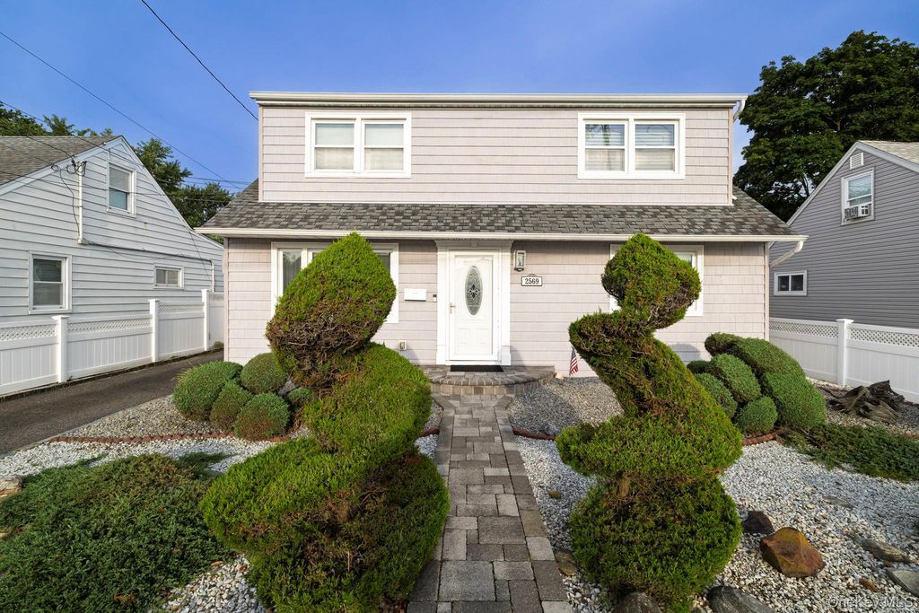 2569 Wantagh Avenue, Wantagh, NY 11793 — photo 5