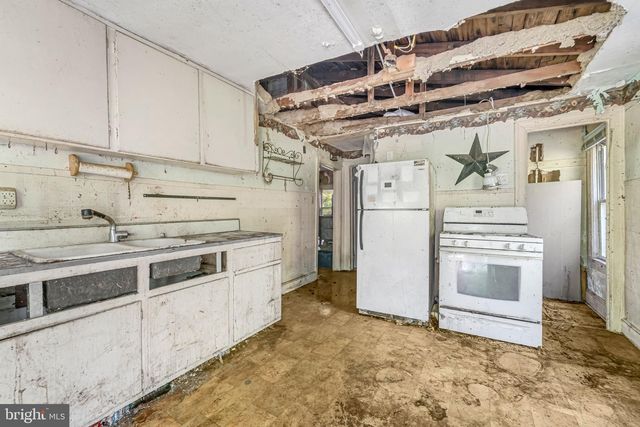 202 LAWRENCE CORNER RD, Pittsgrove, NJ 08318