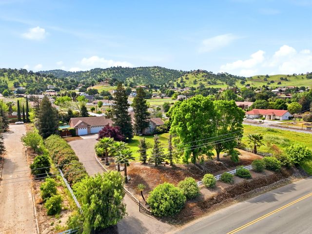 32265 Pleasant Oak Drive, Springville, CA 93265