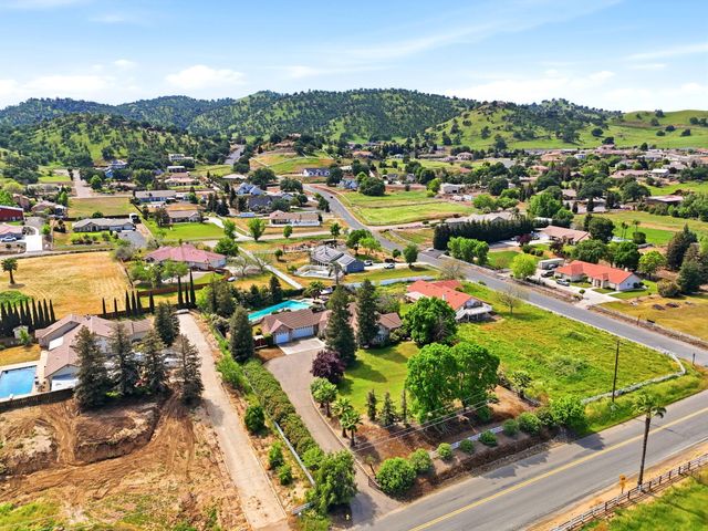 32265 Pleasant Oak Drive, Springville, CA 93265