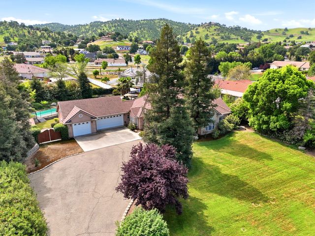 32265 Pleasant Oak Drive, Springville, CA 93265