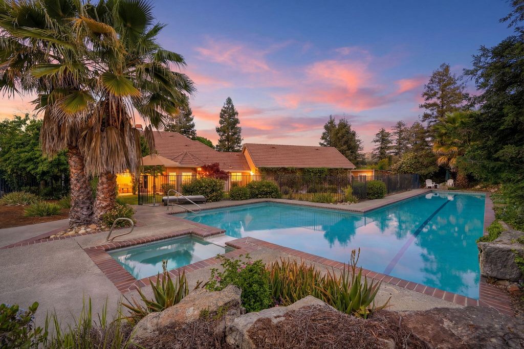 Image 1 of property listing at 32265 Pleasant Oak Drive, Springville, CA 93265