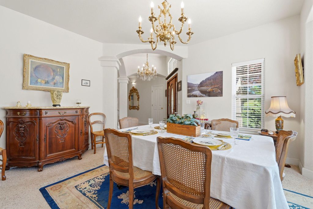 Image 14 of property listing at 32265 Pleasant Oak Drive, Springville, CA 93265