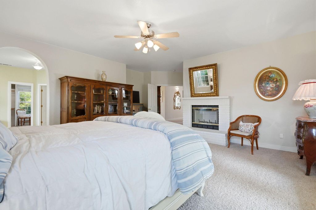 Image 25 of property listing at 32265 Pleasant Oak Drive, Springville, CA 93265