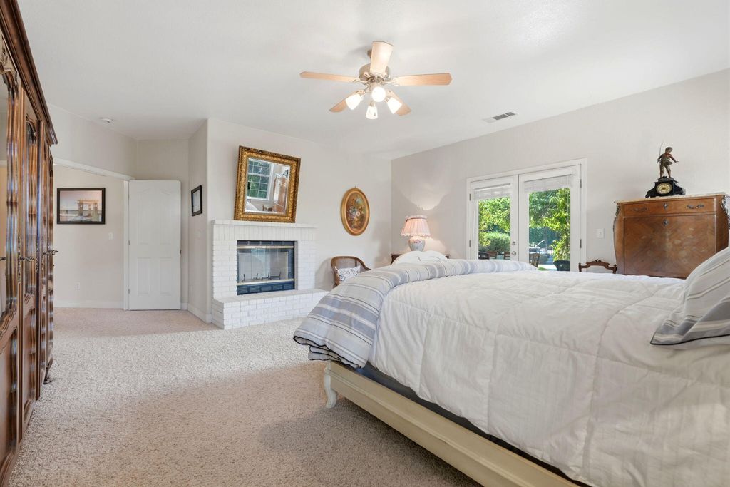 Image 26 of property listing at 32265 Pleasant Oak Drive, Springville, CA 93265