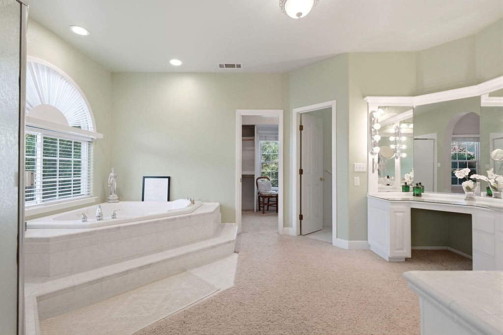 Image 30 of property listing at 32265 Pleasant Oak Drive, Springville, CA 93265