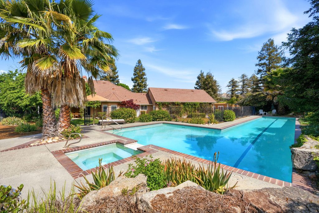 Image 54 of property listing at 32265 Pleasant Oak Drive, Springville, CA 93265