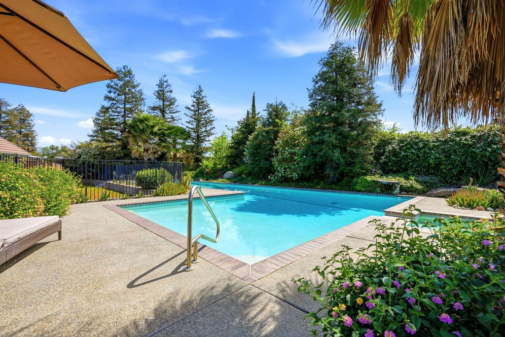 Image 56 of property listing at 32265 Pleasant Oak Drive, Springville, CA 93265