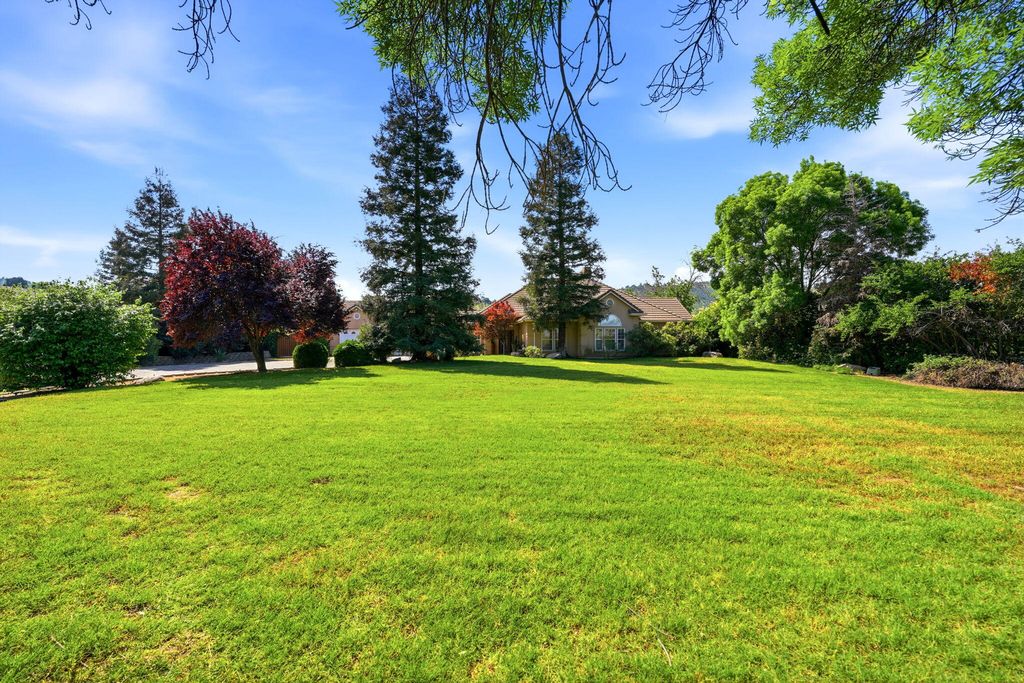 Image 57 of property listing at 32265 Pleasant Oak Drive, Springville, CA 93265