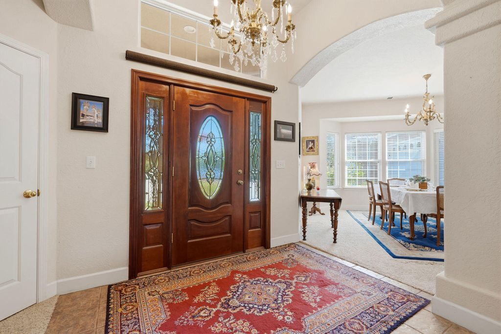 Image 7 of property listing at 32265 Pleasant Oak Drive, Springville, CA 93265