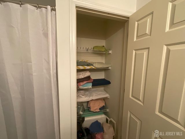 1207 Cypress Ln Lane, East Brunswick, NJ 08816