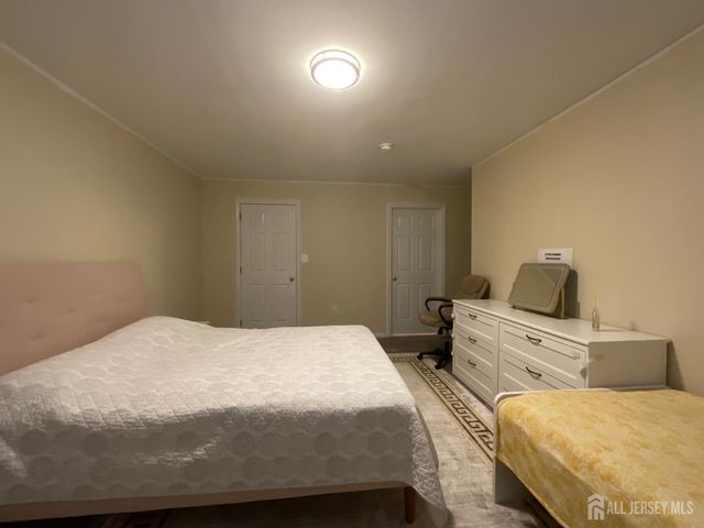 1207 Cypress Ln Lane, East Brunswick, NJ 08816