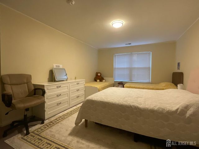 1207 Cypress Ln Lane, East Brunswick, NJ 08816