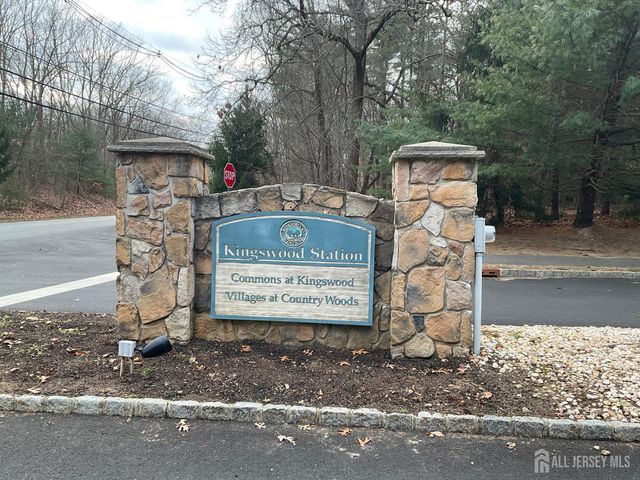 1207 Cypress Ln Lane, East Brunswick, NJ 08816