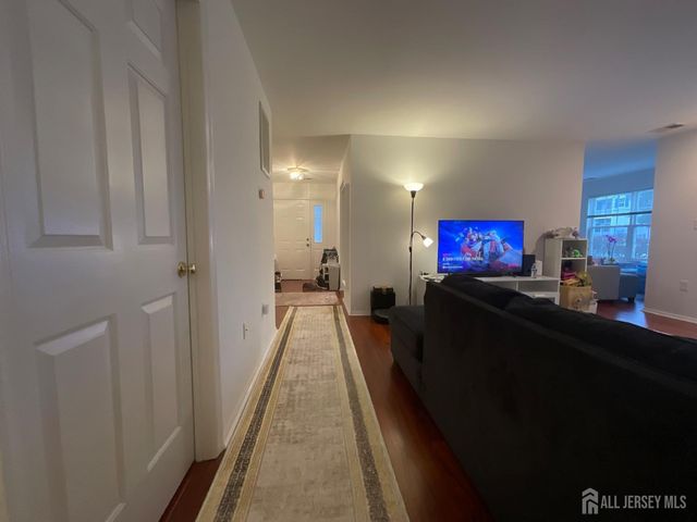 1207 Cypress Ln Lane, East Brunswick, NJ 08816