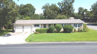 1202 27TH STREET, Hondo, TX 78861