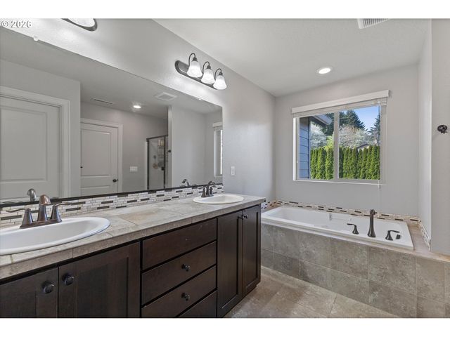 2400 Ne 187TH Pl, Vancouver, WA 98684