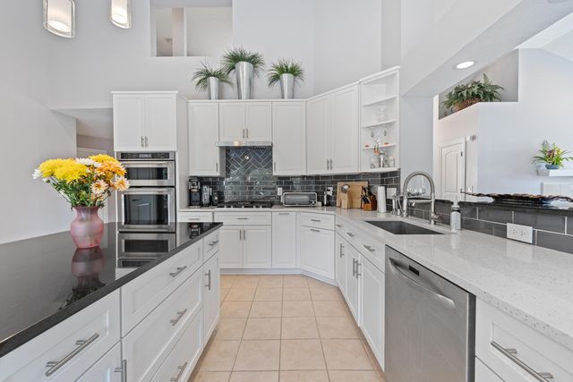 6037 Baronscourt Way, Dublin, OH 43016