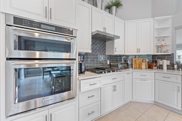 6037 Baronscourt Way, Dublin, OH 43016